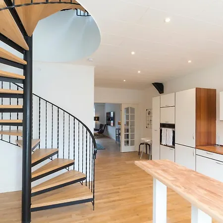 Center Penthouse