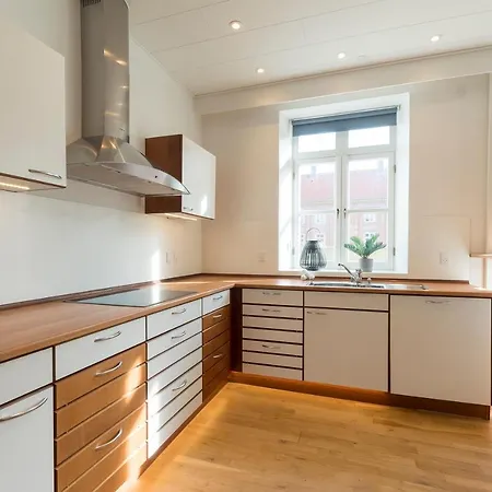 Center Penthouse *
